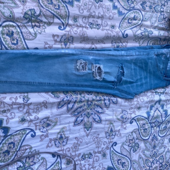 Light Blue Ripped Jeans. - Picture 3 of 4